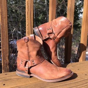 FRYE Wyatt Short Harness Ankle Booties SZ 9